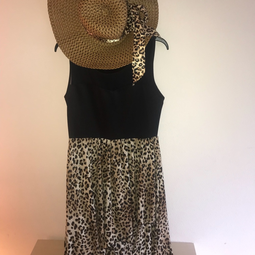 Leopard Print Sleeveless Dress!